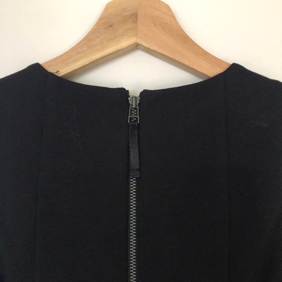 Guess - Fit & Flare Peplum Style - Picture 4 of 5